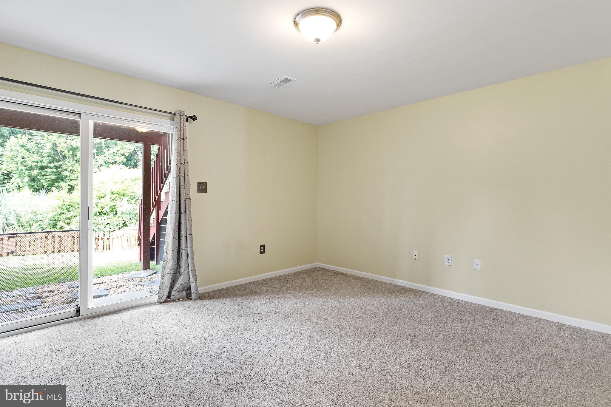 32 Ballina Boulevard Bear, DE 19701 - Photo 5 of 25 a view of an empty room with a window