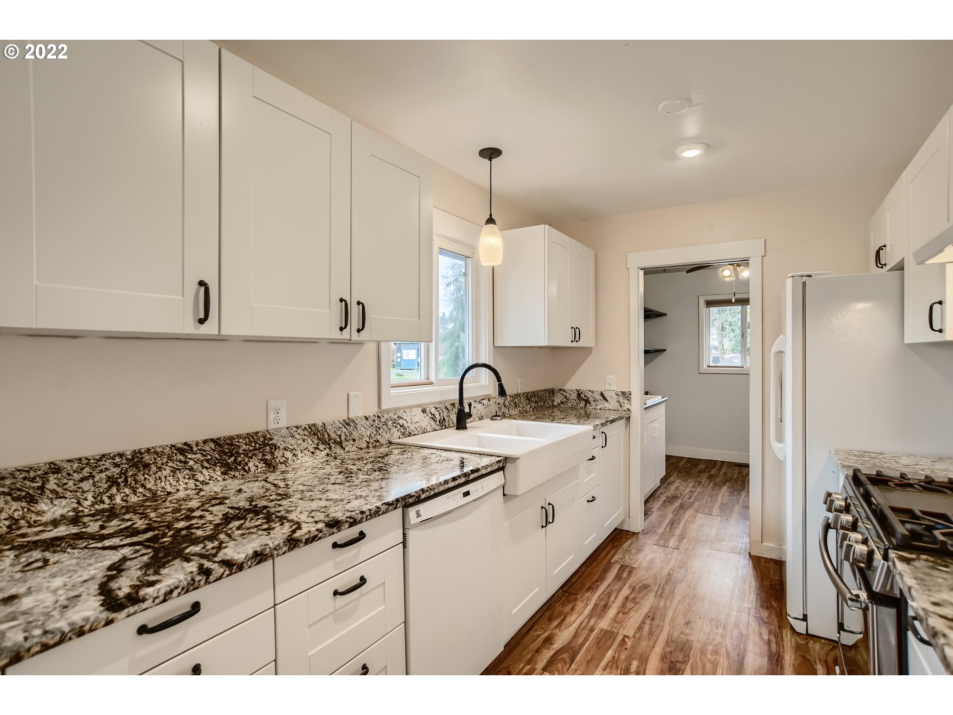 18275 Webster Road Gladstone, OR 97027 - Photo 11 of 32 Gallery Image 11