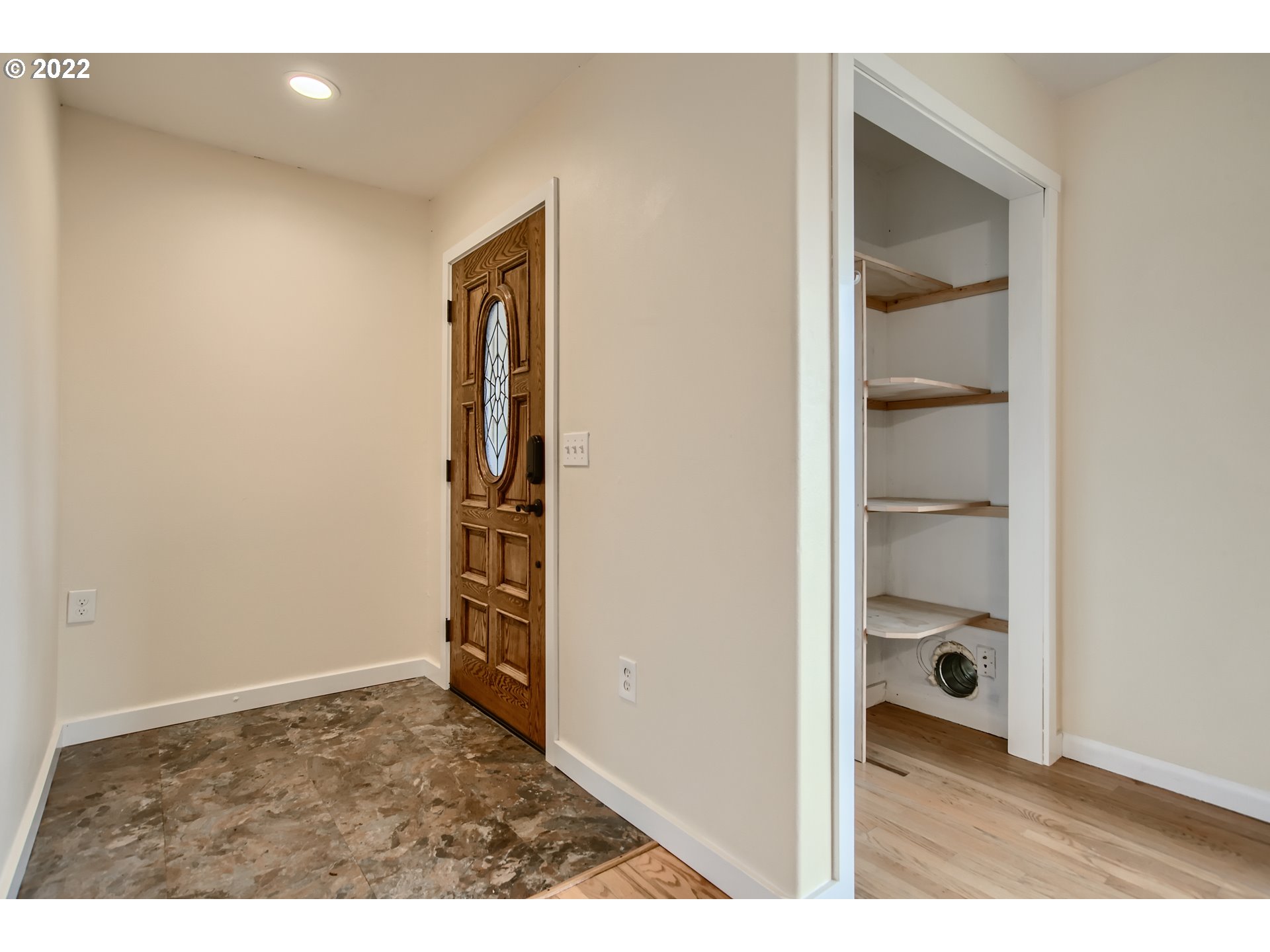 18275 Webster Road Gladstone, OR 97027 - Photo 6 of 32 Gallery Image 6
