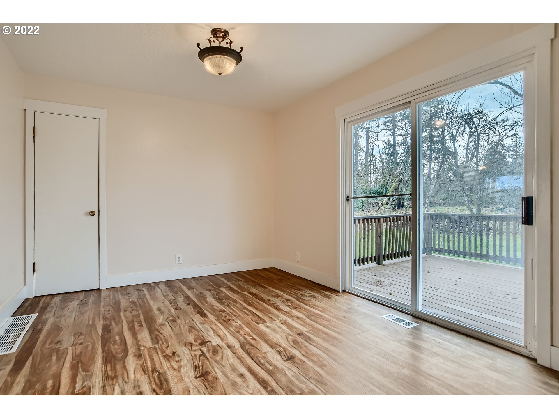 18275 Webster Road Gladstone, OR 97027 - Photo 10 of 32 Gallery Image 10