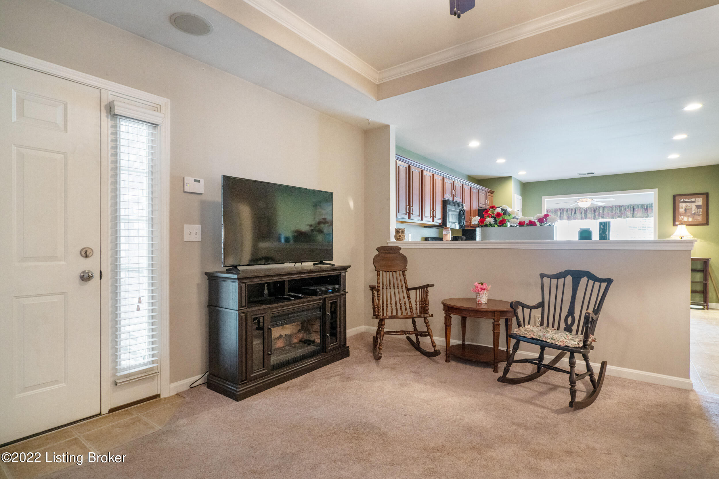 6402 Renate Road Louisville, KY 40291 - Photo 6 of 26 6402 Renate Road-06