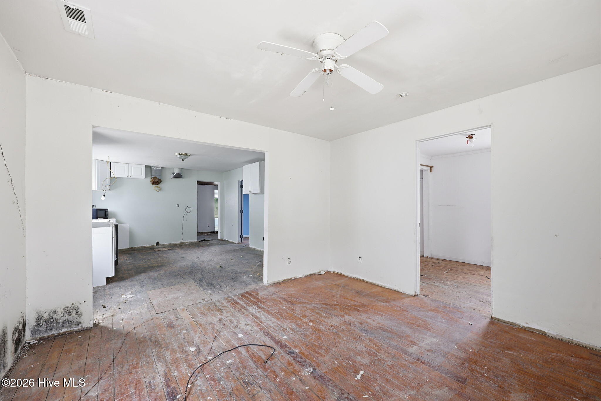 408 Pollock Street Beaufort, NC 28516 - Photo 12 of 37