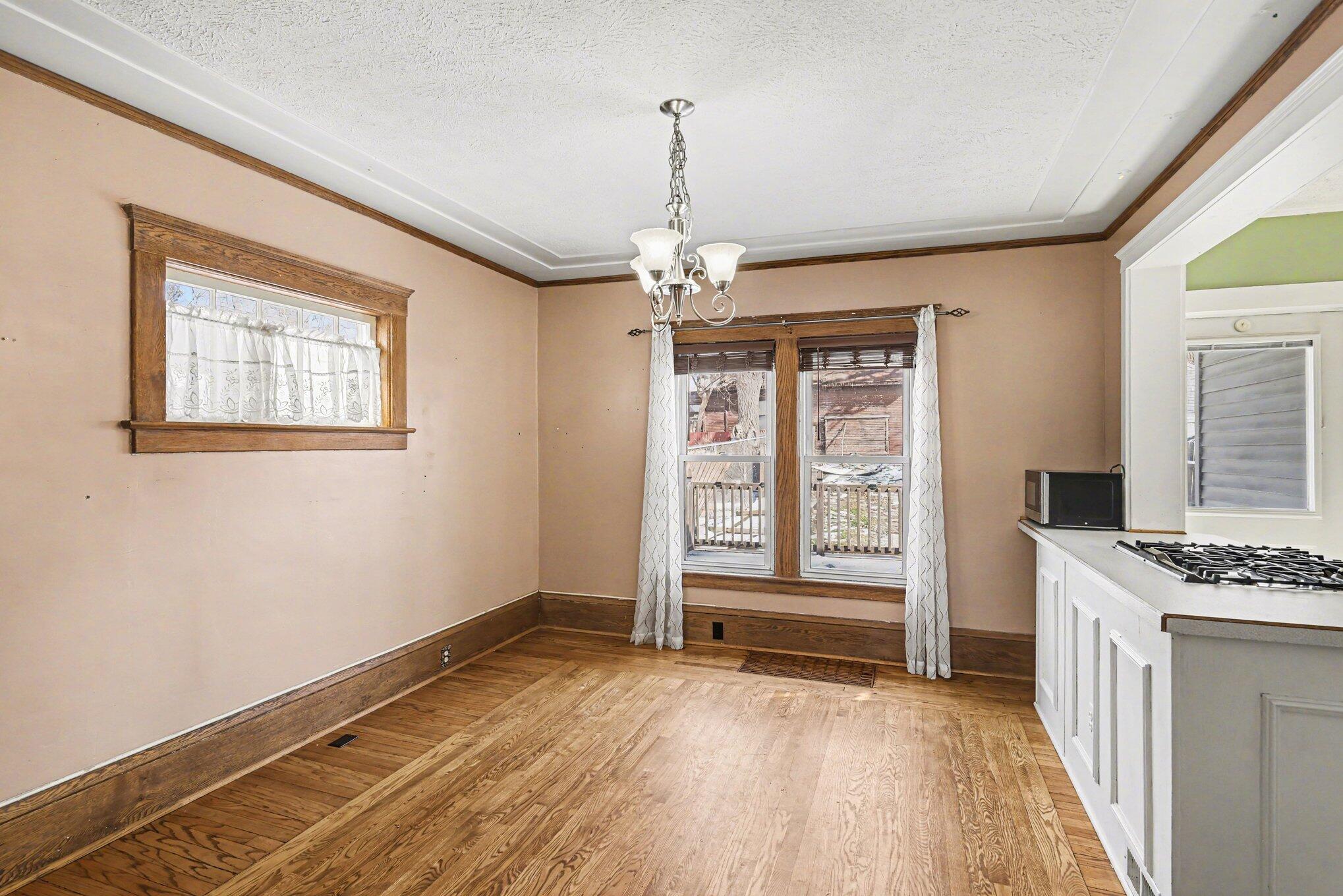 113 South Webster Street Jackson, MI 49203 - Photo 9 of 34 009_file_2316