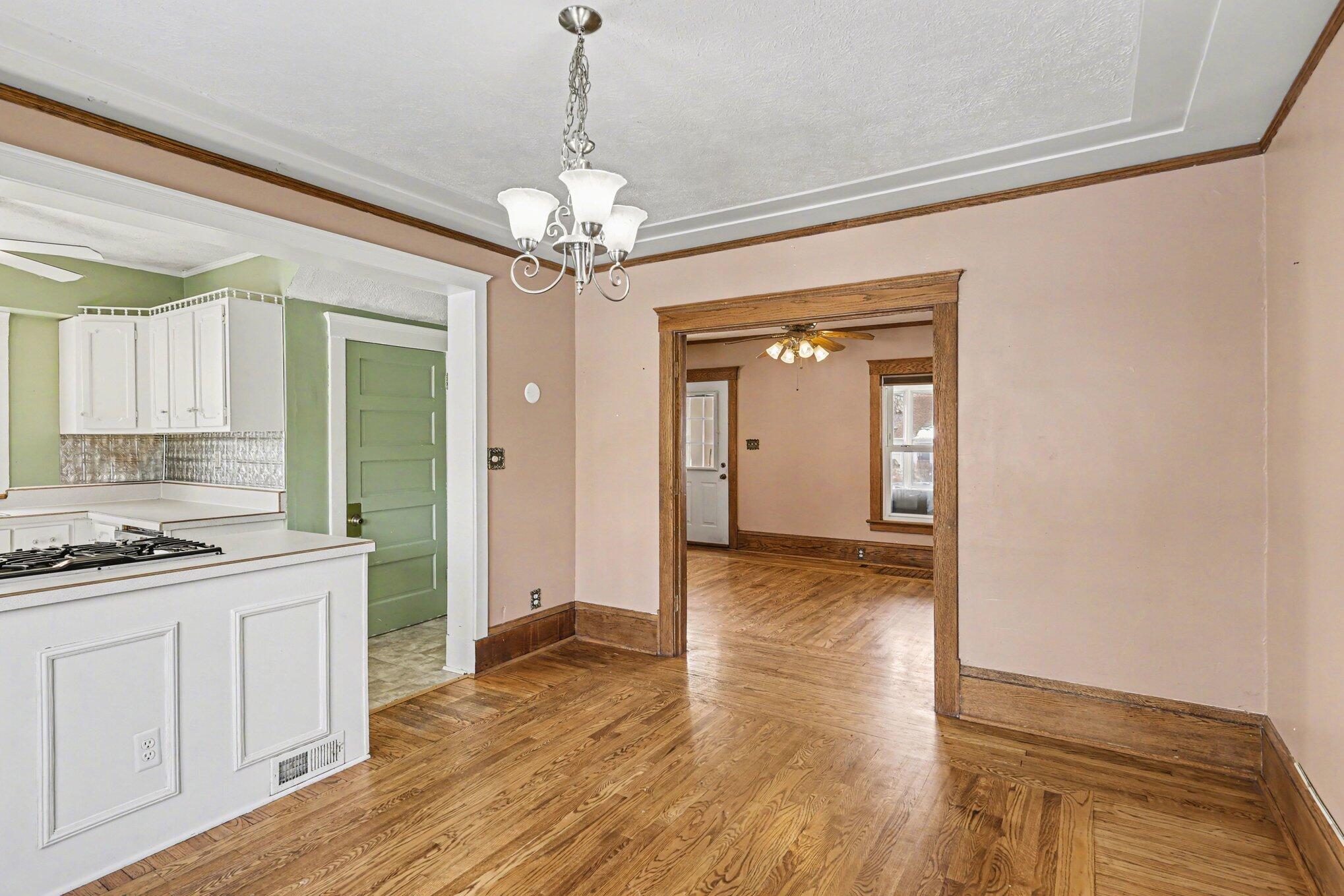 113 South Webster Street Jackson, MI 49203 - Photo 10 of 34 010_file_2703