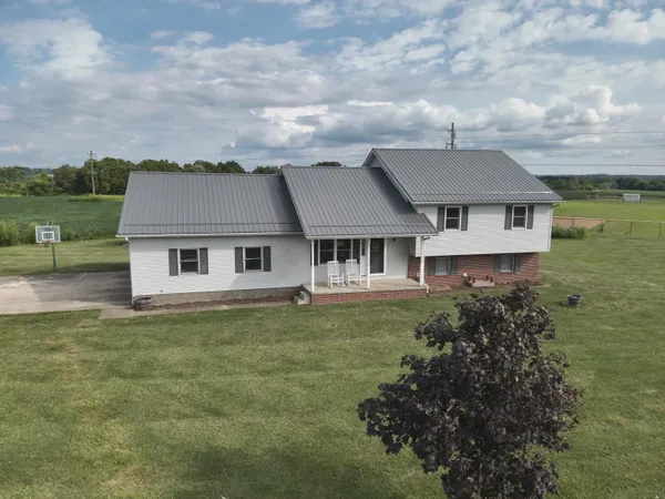 $435,000 | 5974 Amanda-Southern Road Southwest, Amanda, OH 43102