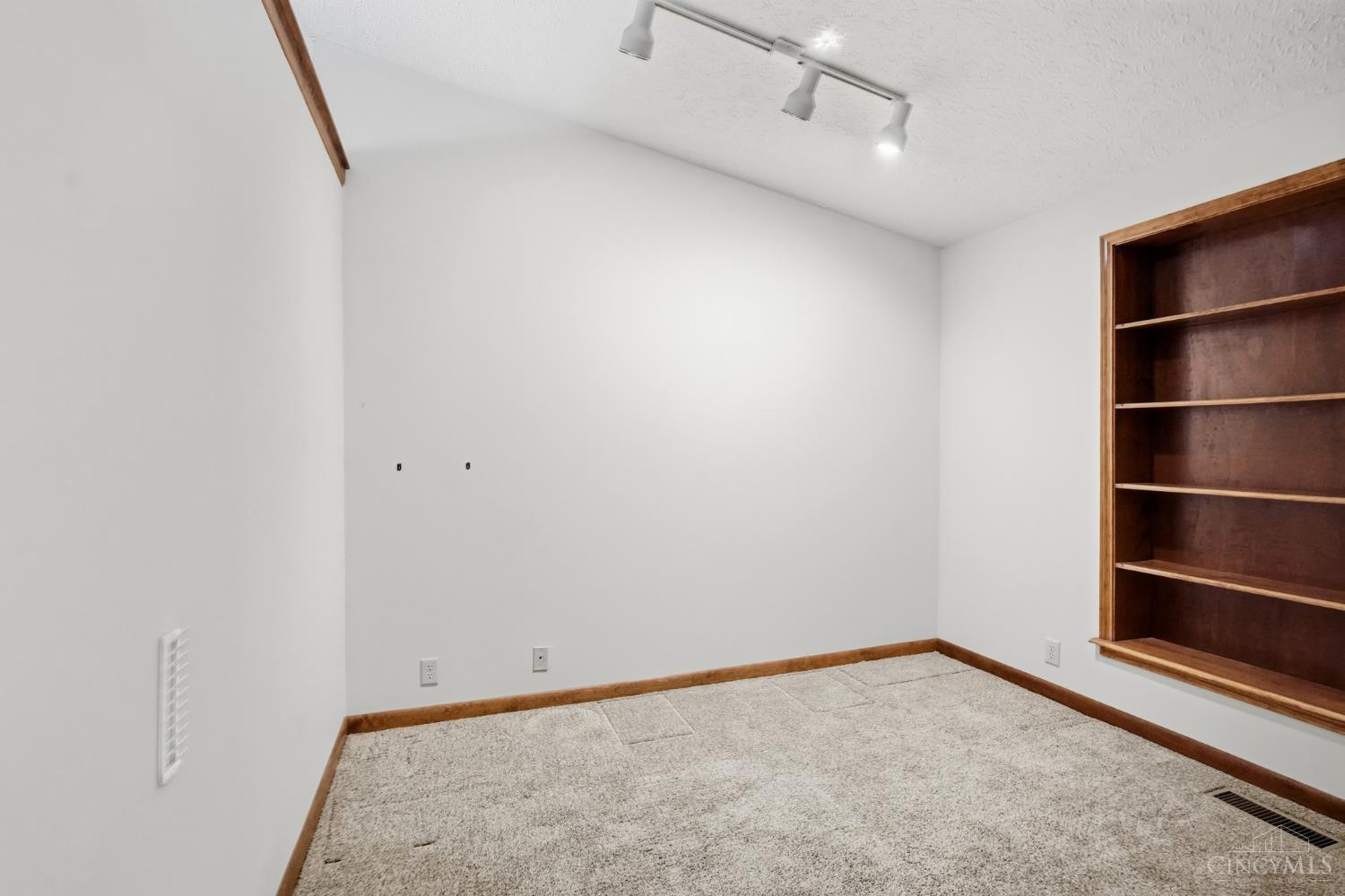 10655 New Biddinger Road Harrison, OH 45030 - Photo 16 of 52