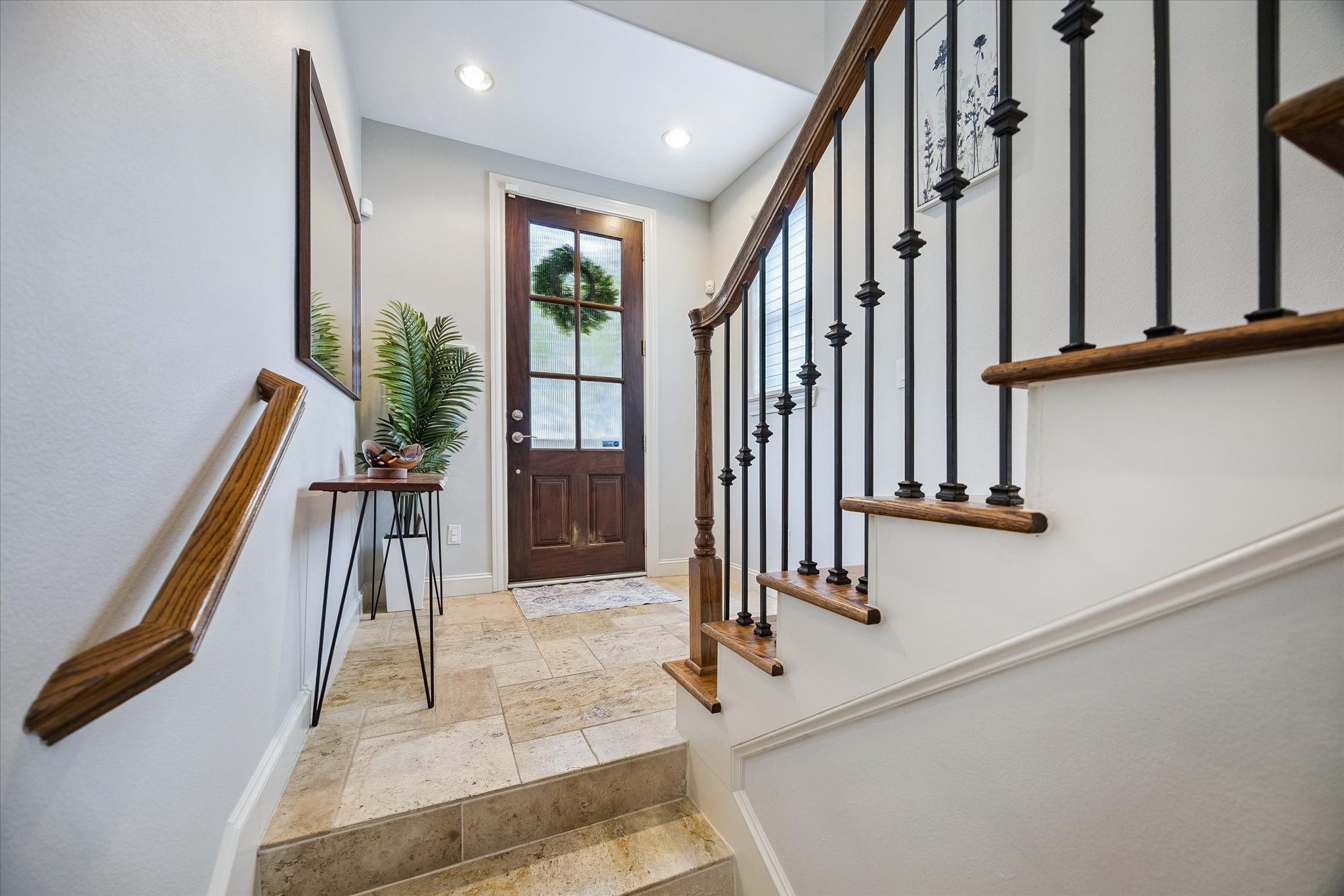 2703 Arabelle Grove Houston, TX 77007 - Photo 23 of 37 Entry to the home