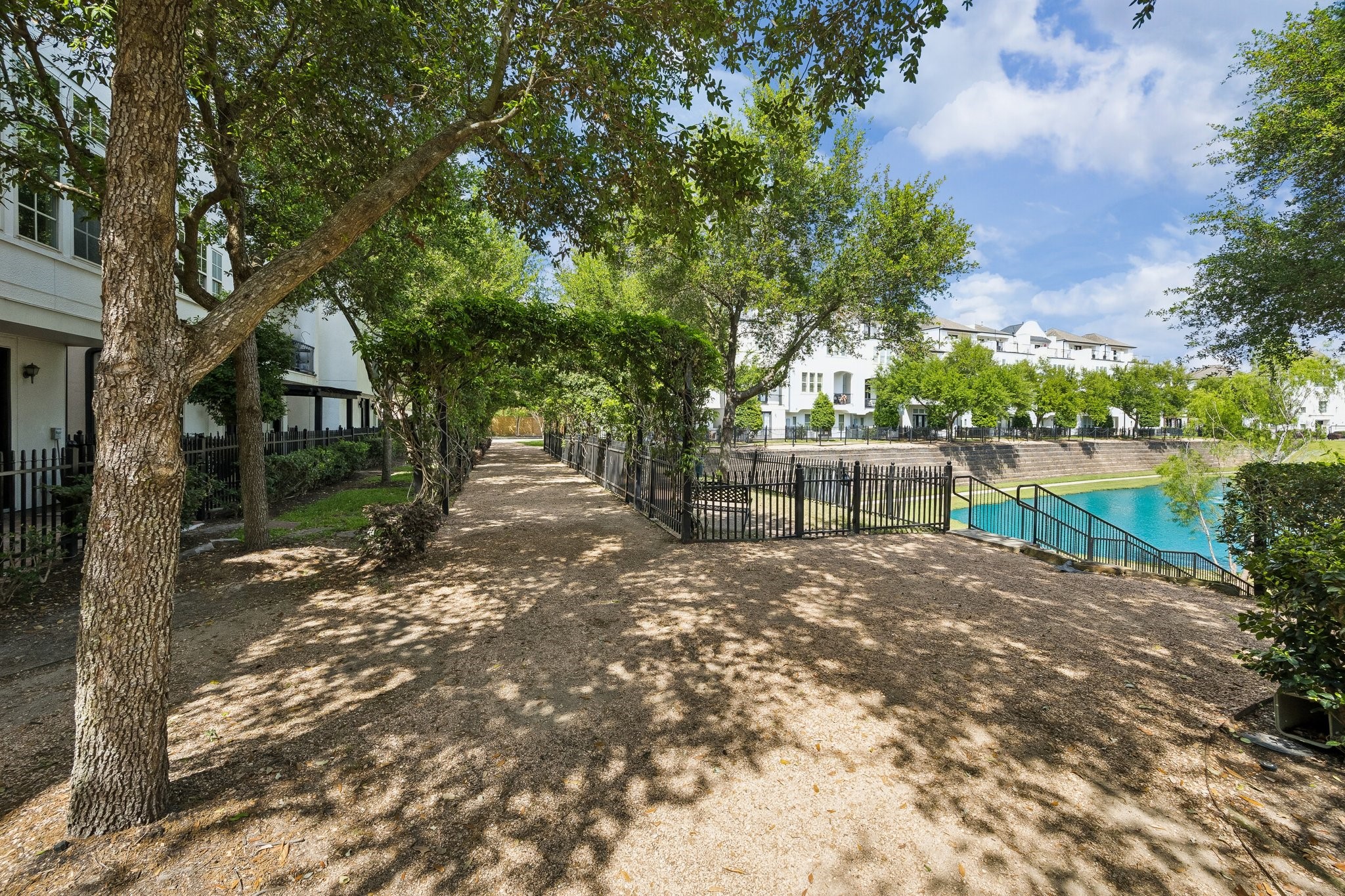 2703 Arabelle Grove Houston, TX 77007 - Photo 33 of 37 Walk to the dog park