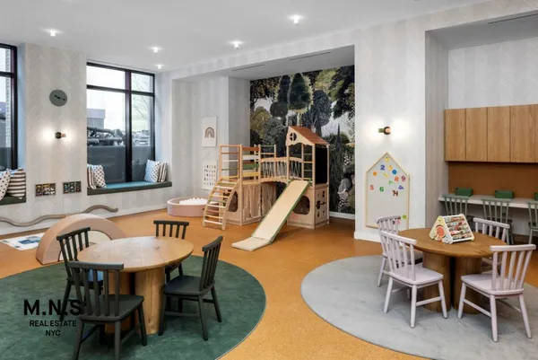 $3,203 | 11 Ocean Parkway, Unit 202 | Windsor Terrace