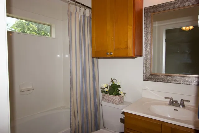 $2,050 | 7304 South Glenn Street, Austin, TX 78744