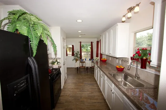 $2,050 | 7304 South Glenn Street, Austin, TX 78744