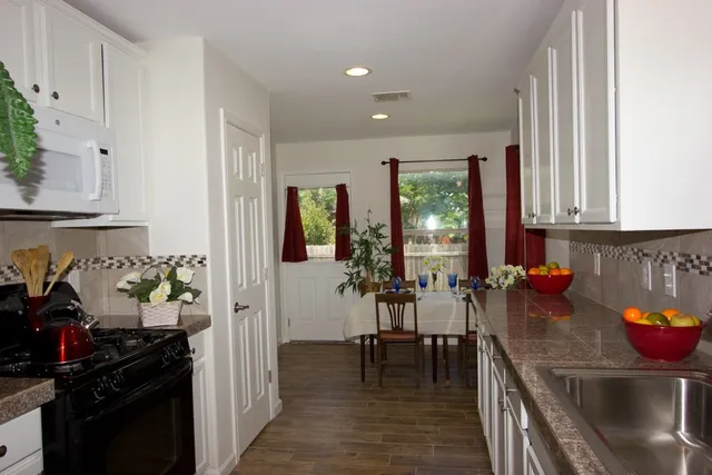 $2,050 | 7304 South Glenn Street, Austin, TX 78744