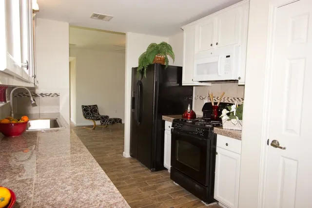 $2,050 | 7304 South Glenn Street, Austin, TX 78744