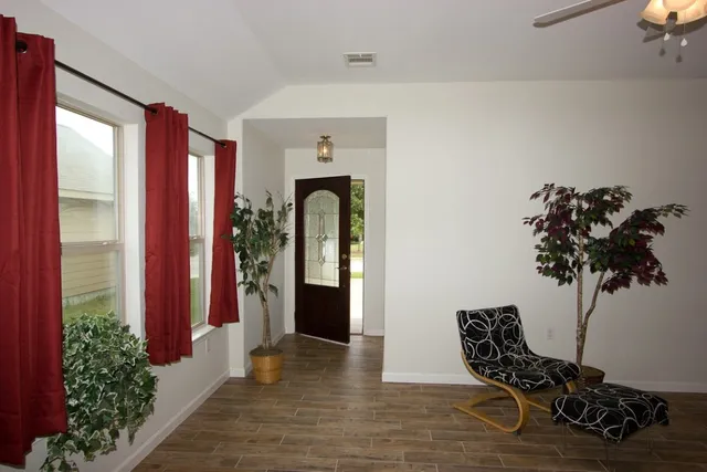 $2,050 | 7304 South Glenn Street, Austin, TX 78744