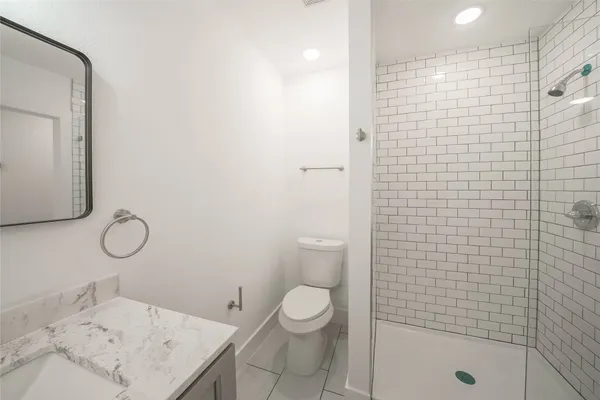 $1,599 | 6644 Lawndale Street, Unit 4, Houston, TX 77023