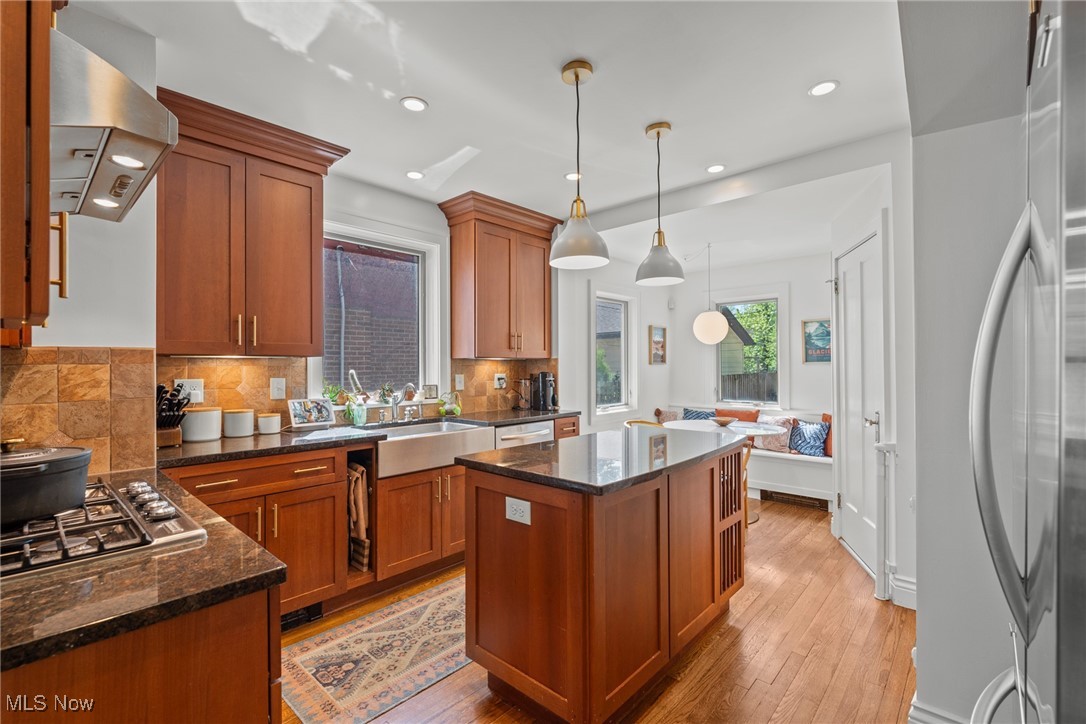 3110 Corydon Road Cleveland, OH 44118 - Photo 13 of 44 WoW! What a terrific Cook's Kitchen!