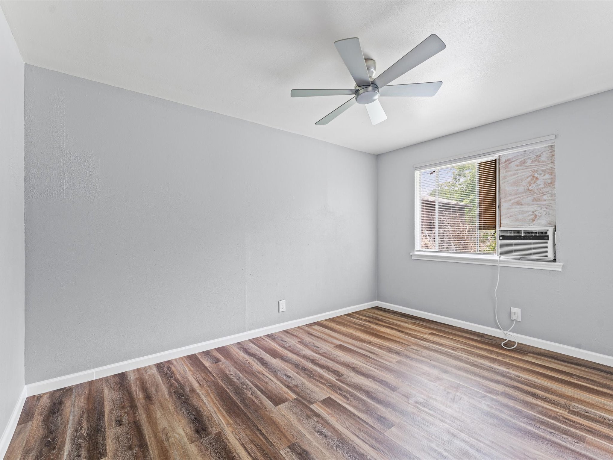 12607 Bauman Road Houston, TX 77037 - Photo 6 of 15