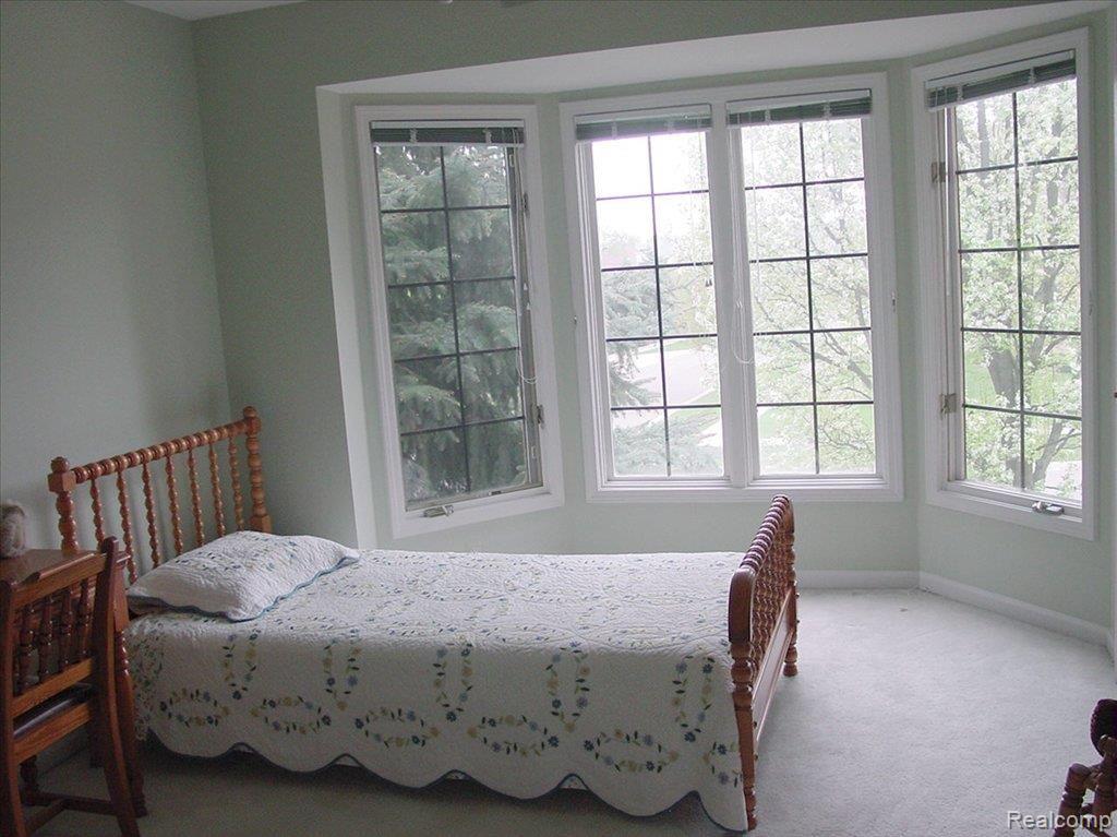 1103 Ridgeway Drive Rochester, MI 48307 - Photo 22 of 25 3rd bedroom