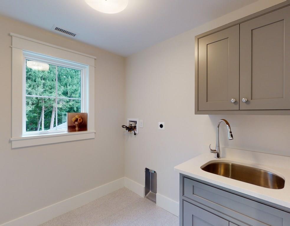 17 Brooksbie Road Bedford, MA 01730 - Photo 17 of 30