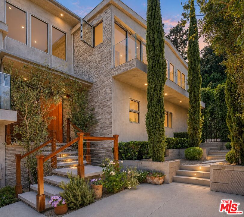 13611 Bayliss Road Los Angeles, CA 90049 - Photo 57 of 57