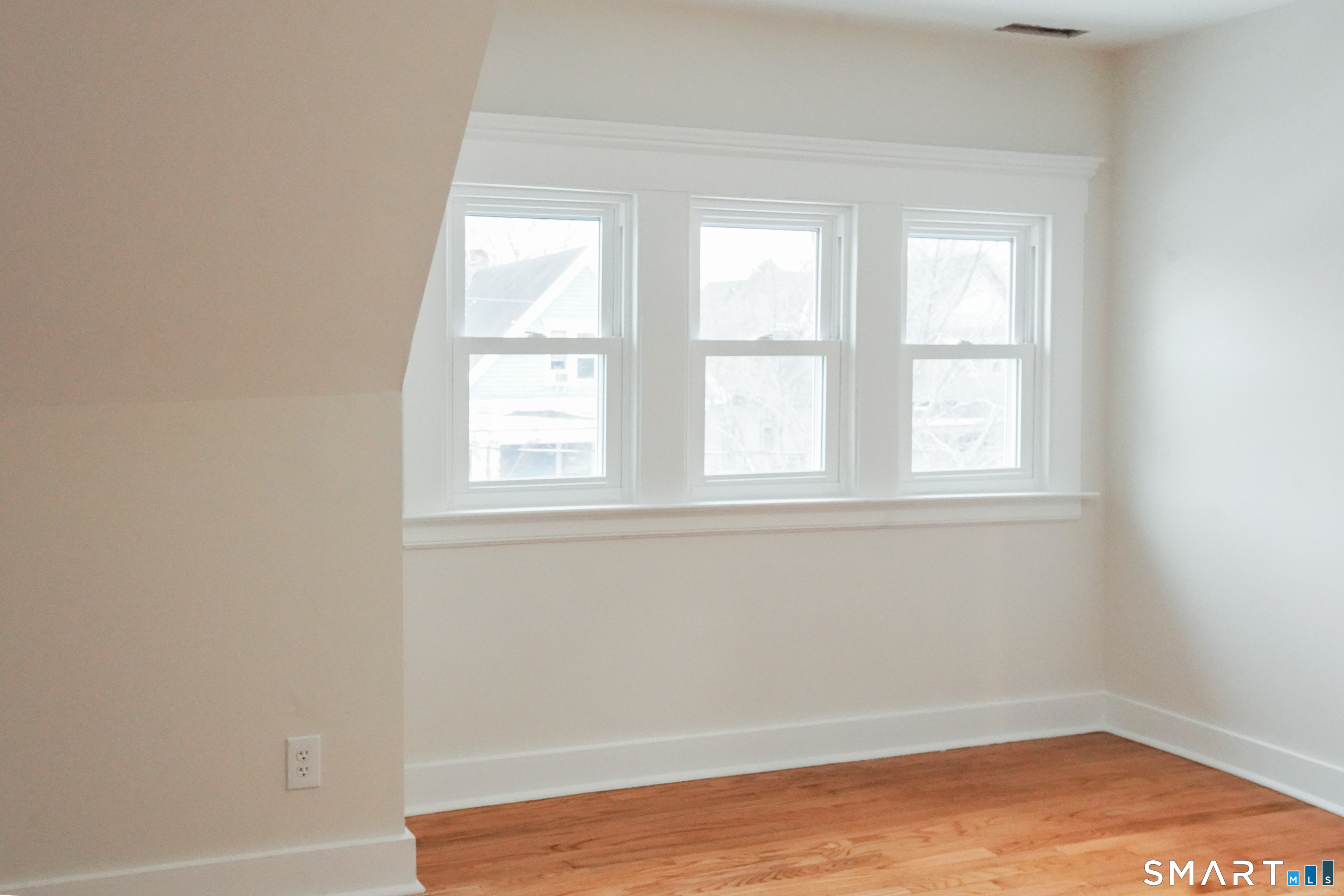 56 Pendleton Street, Unit 3 New Haven, CT 06511 - Photo 9 of 20 an empty room with a window