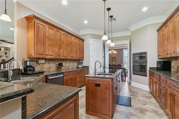 $895,000 | 5 West Kori Lane, Waggaman, LA 70094
