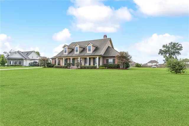 $970,000 | 5 West Kori Lane, Waggaman, LA 70094