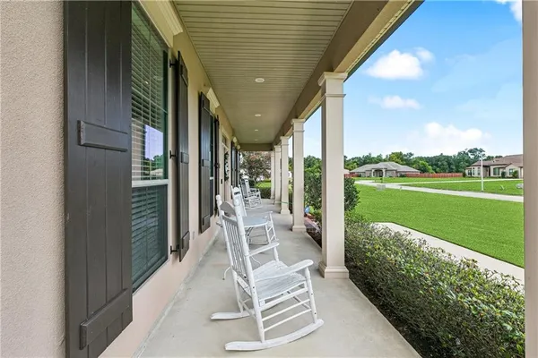 $895,000 | 5 West Kori Lane, Waggaman, LA 70094