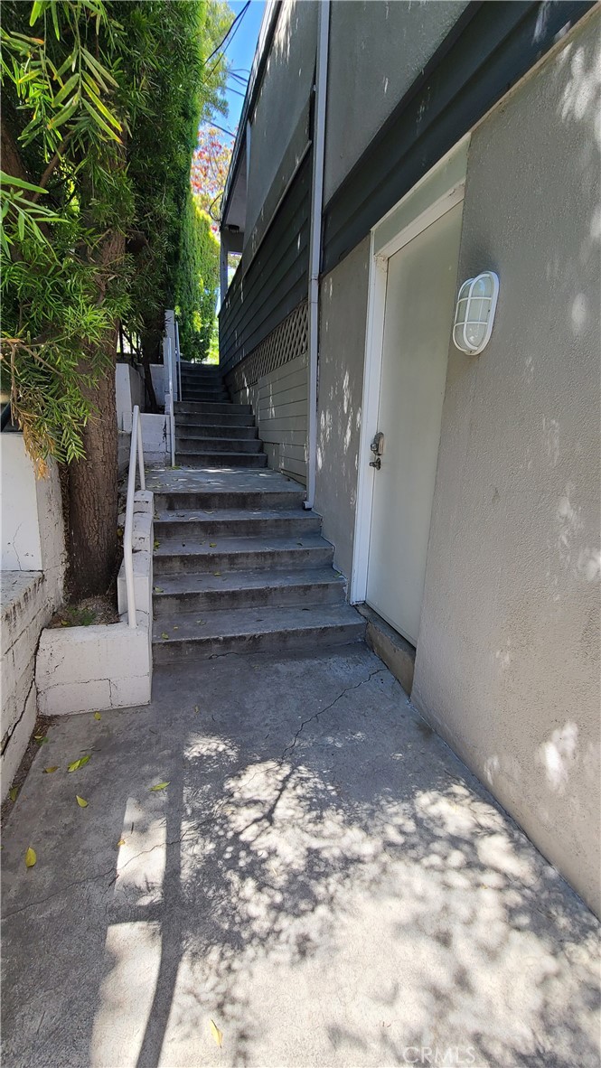 215 Lower Cliff Drive, Unit B Laguna Beach, CA 92651 - Photo 15 of 17