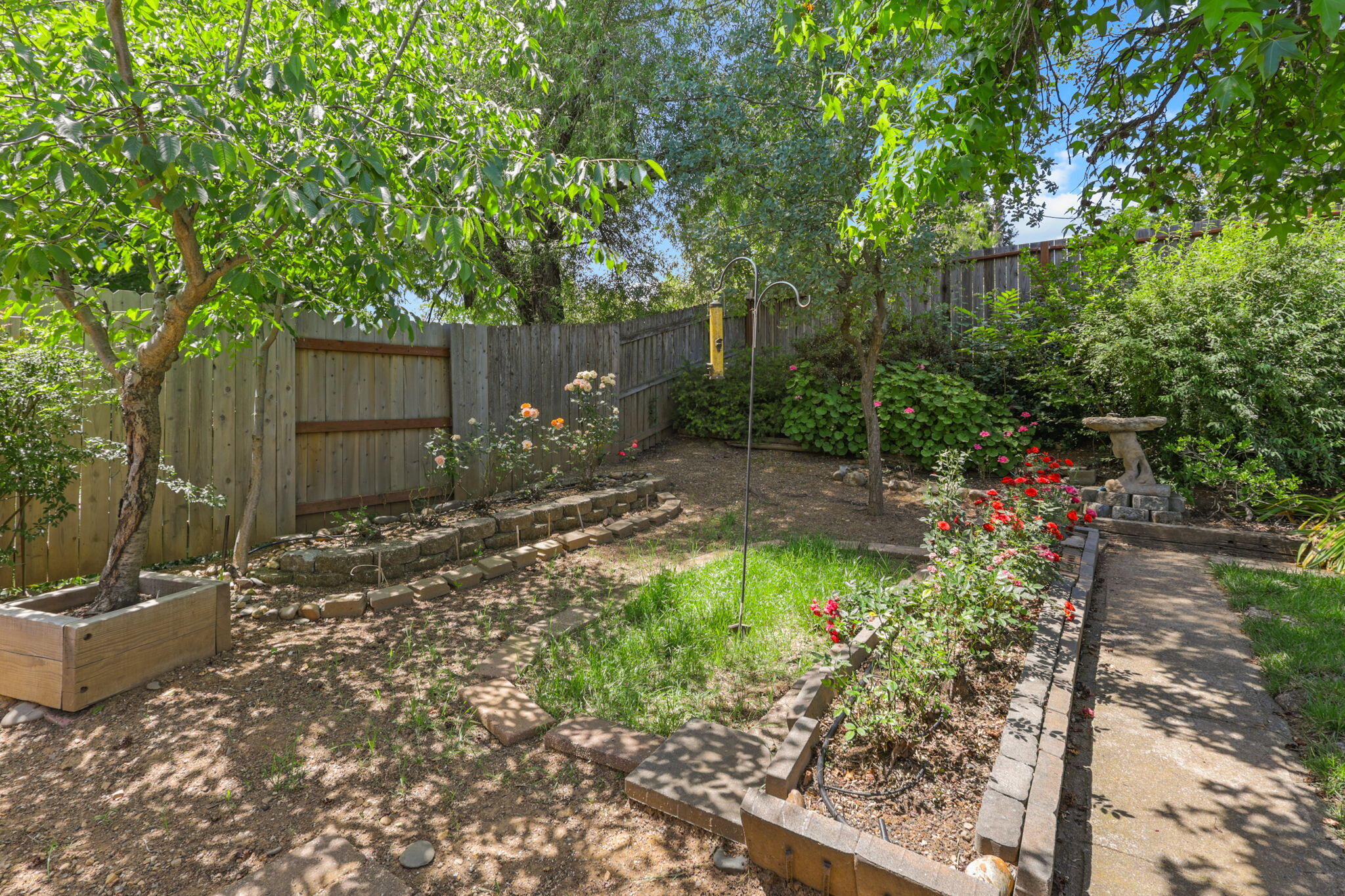 1482 Rose Tree Lane Redding, CA 96003 - Photo 20 of 23 1482 Rose Tree Lane
