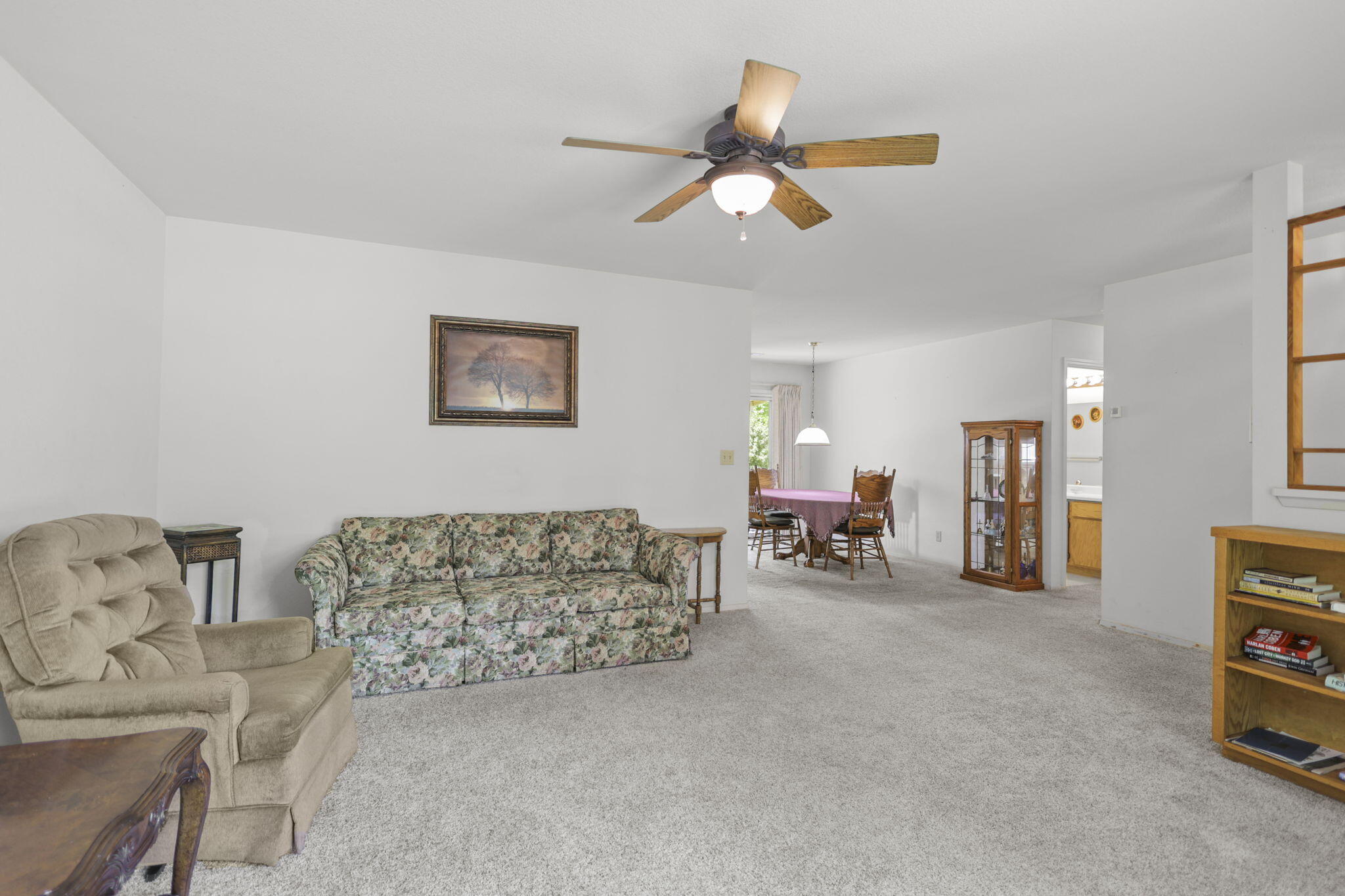 1482 Rose Tree Lane Redding, CA 96003 - Photo 5 of 23 1482 Rose Tree Lane