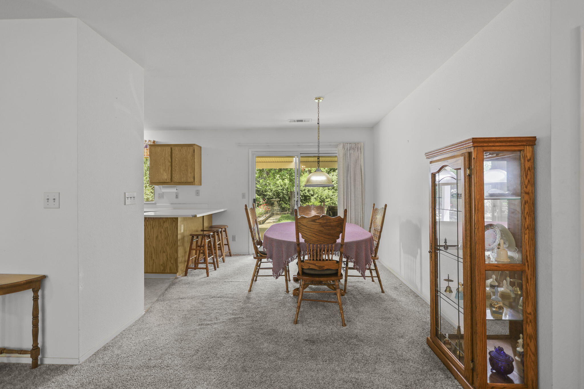 1482 Rose Tree Lane Redding, CA 96003 - Photo 6 of 23 1482 Rose Tree Lane