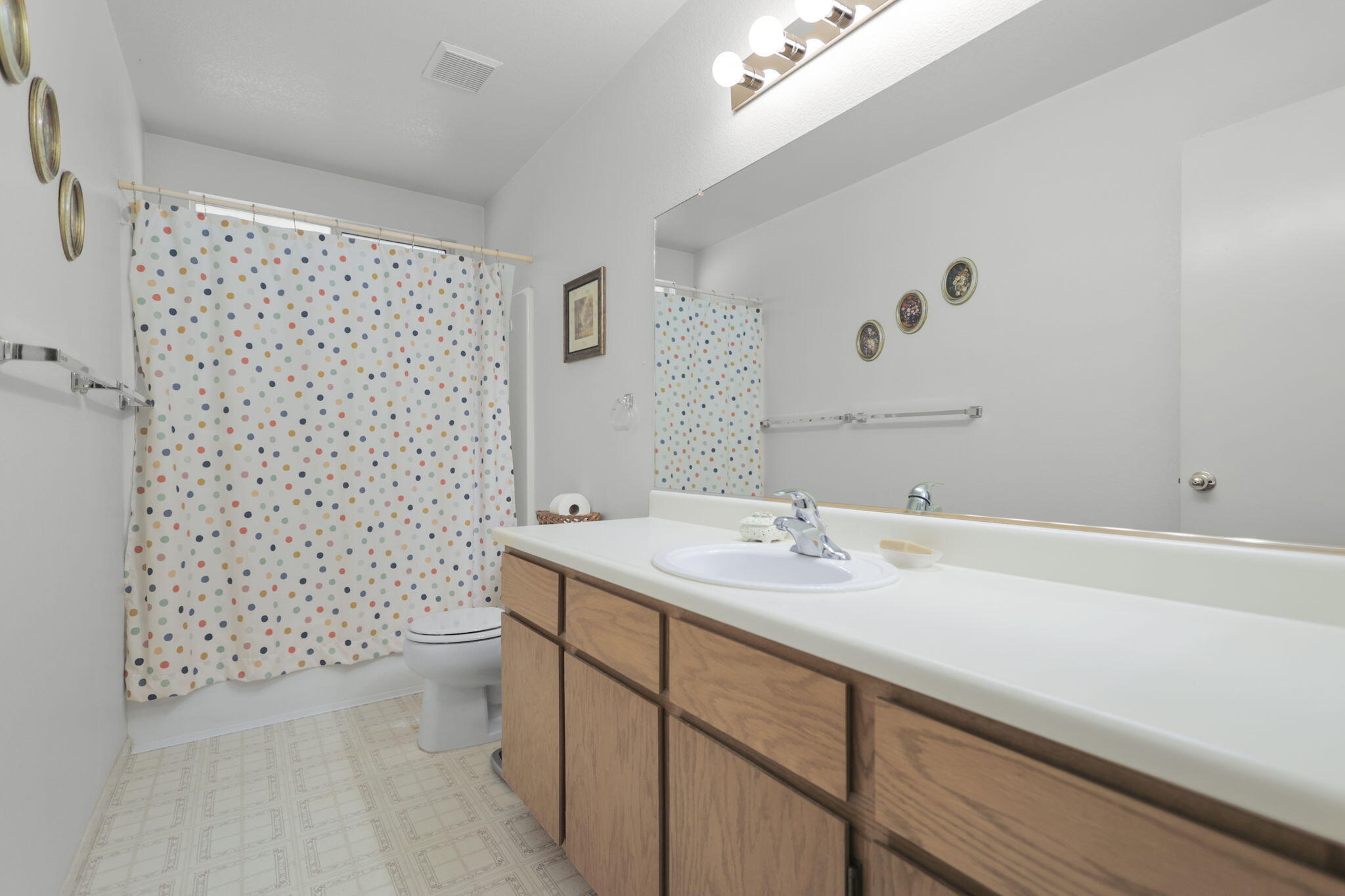 1482 Rose Tree Lane Redding, CA 96003 - Photo 10 of 23 1482 Rose Tree Lane