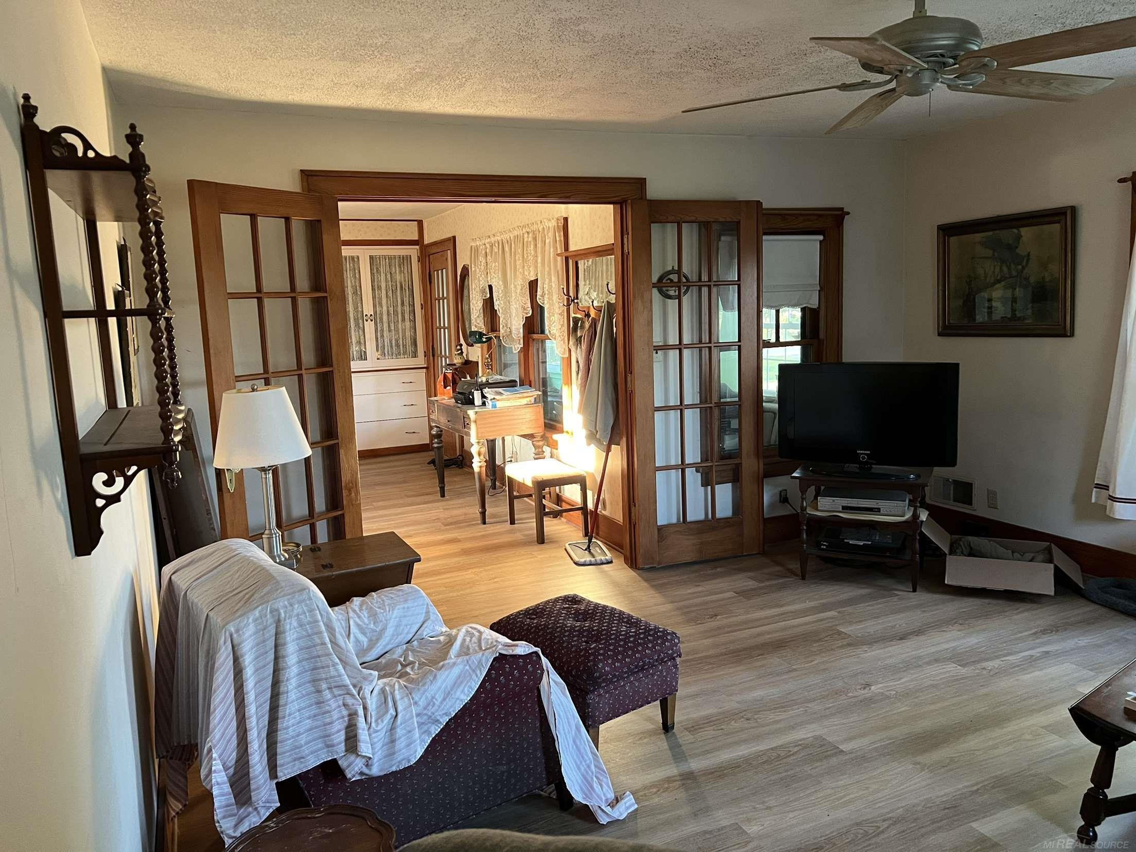 8977 Kilgore Road Avoca, MI 48006 - Photo 9 of 61 50087315-8.JPG