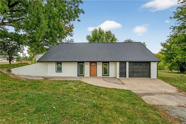 $275,000 | 32 Northwest 310th Street, Plattsburg, MO 64477