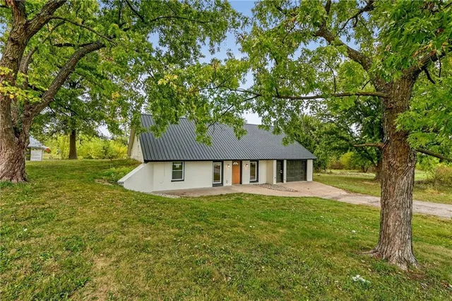 $275,000 | 32 Northwest 310th Street, Plattsburg, MO 64477