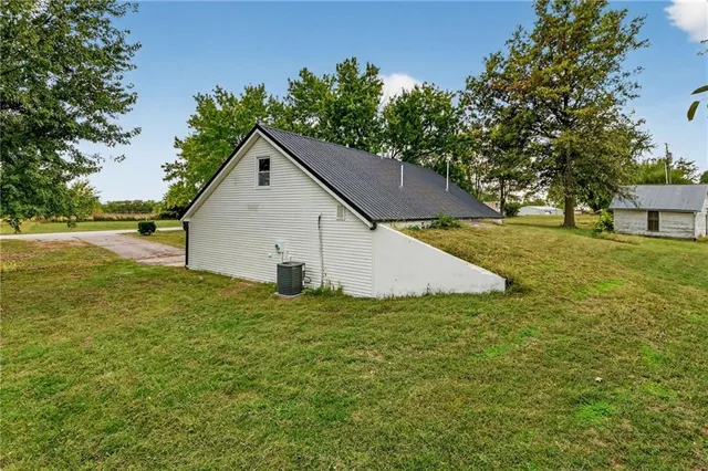 $275,000 | 32 Northwest 310th Street, Plattsburg, MO 64477