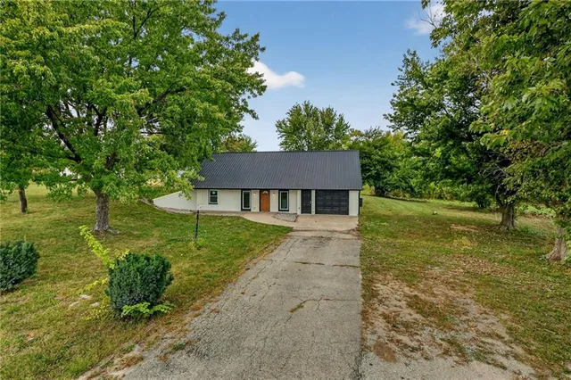 $275,000 | 32 Northwest 310th Street, Plattsburg, MO 64477