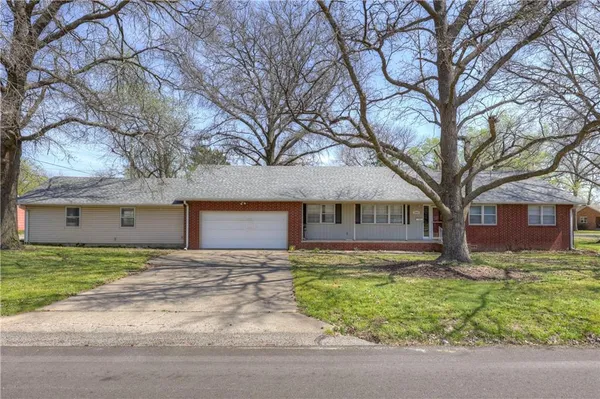 $215,000 | 2002 North Michigan Street, Pittsburg, KS 66762