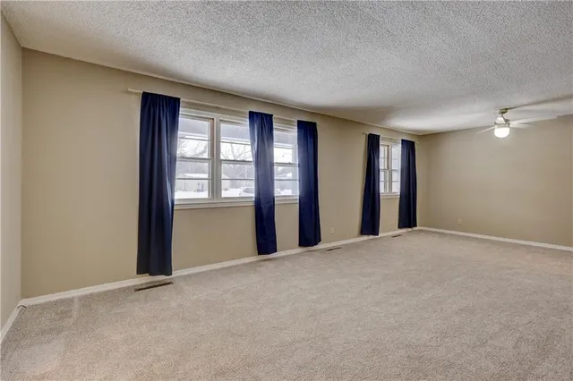 $235,000 | 2002 North Michigan Street, Pittsburg, KS 66762