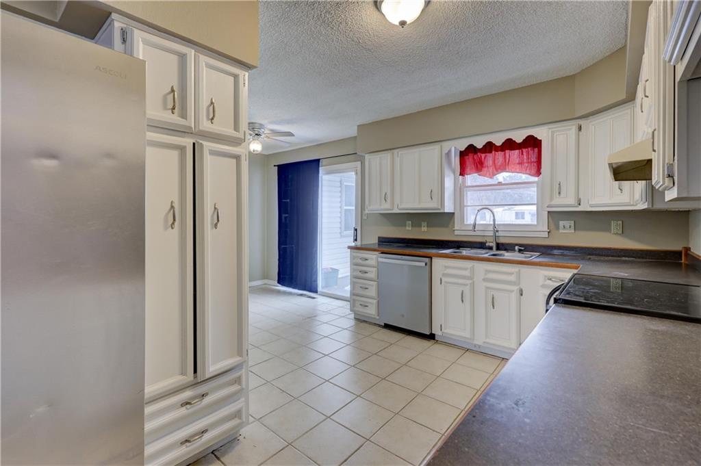 2002 North Michigan Street Pittsburg, KS 66762 - Photo 15 of 42