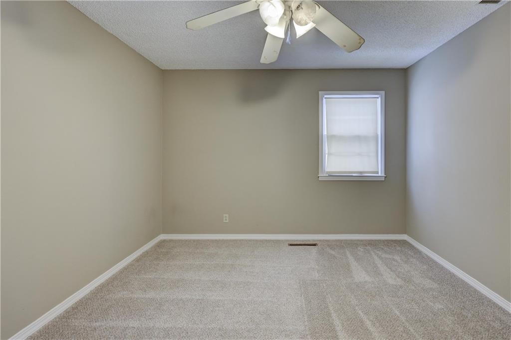 2002 North Michigan Street Pittsburg, KS 66762 - Photo 33 of 42