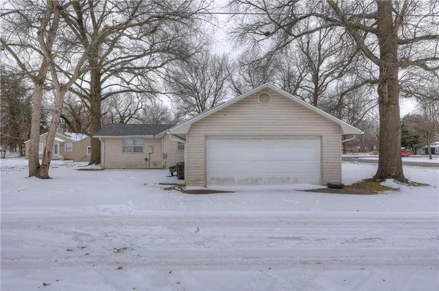 $235,000 | 2002 North Michigan Street, Pittsburg, KS 66762