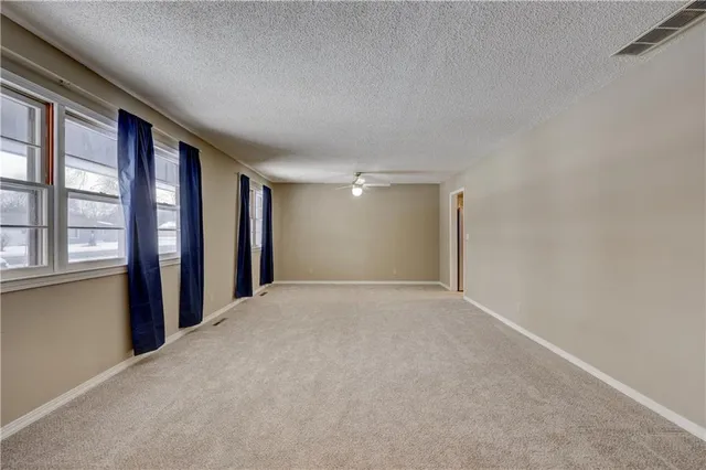 $235,000 | 2002 North Michigan Street, Pittsburg, KS 66762