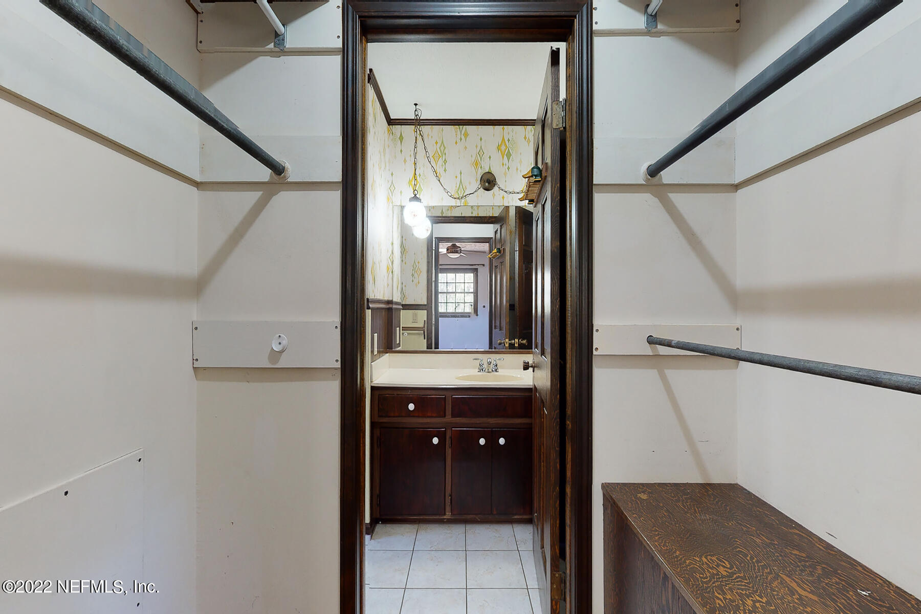 9502 Taylor Field Road Jacksonville, FL 32222 - Photo 24 of 42 Walk-thru closet