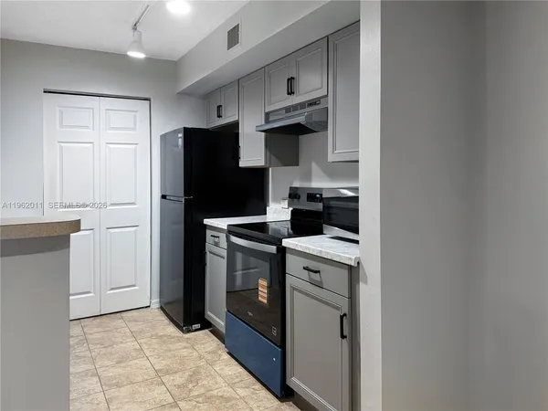 $2,500 | 11133 Southwest 8th Street, Unit 104, Pembroke Pines, FL 33025