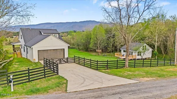 $833,000 | 250 Burnett Chapel Lane, Greeneville, TN 37743