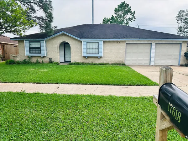 $2,000 | 17618 Heritage Bay Drive, Webster, TX 77598