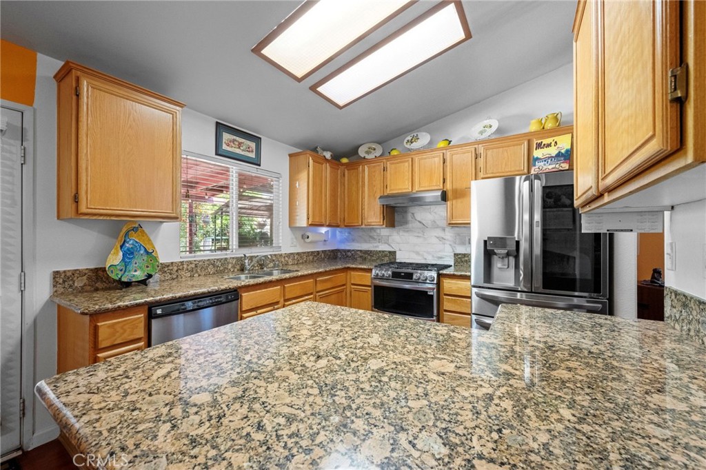 15070 Spring Street Fontana, CA 92335 - Photo 11 of 55