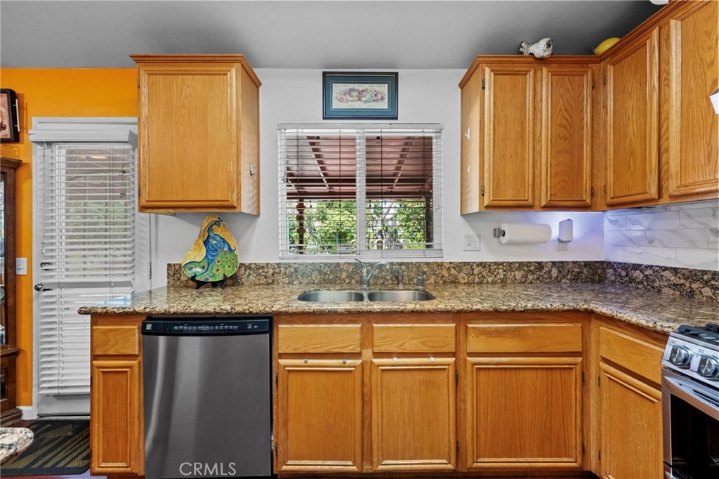 15070 Spring Street Fontana, CA 92335 - Photo 15 of 55